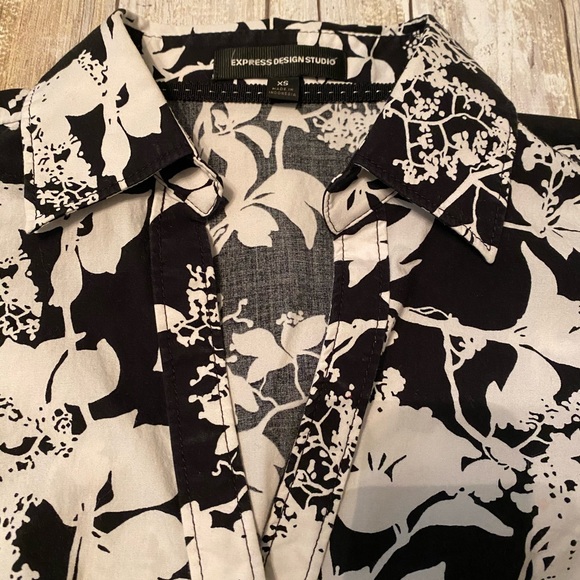 Express Design Studio Collared, Button Down, Top - Picture 6 of 8